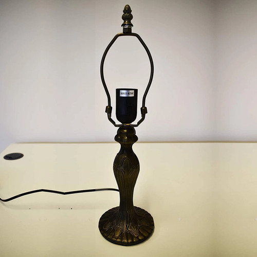 Tiffany style table lamp - table,